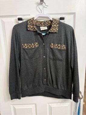 Alfred Dunner USA Made Leopard Trim Button Front Sweater Top Women’s Large Gray